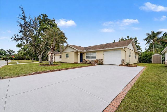 8332 FISHHAWK AVENUE, New Port Richey, FL 34653
