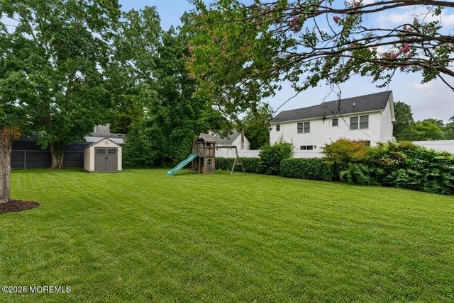236 Mermaid Avenue, Beachwood, NJ 08722