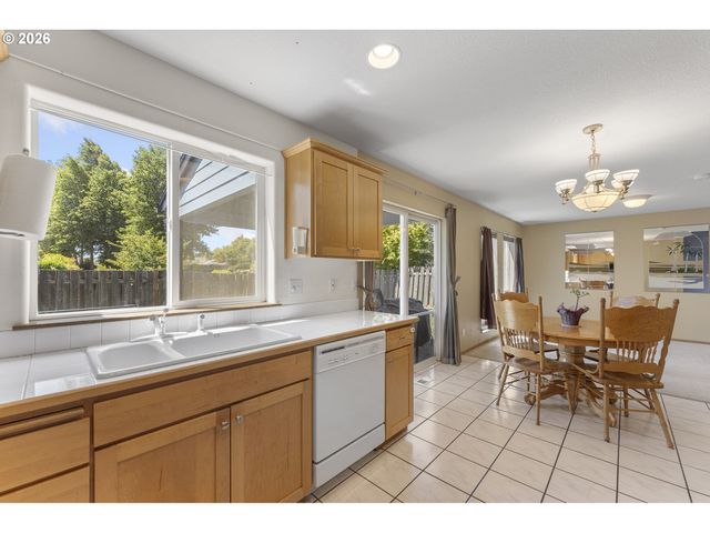 16949 Sw 125TH Pl, Tigard, OR 97224