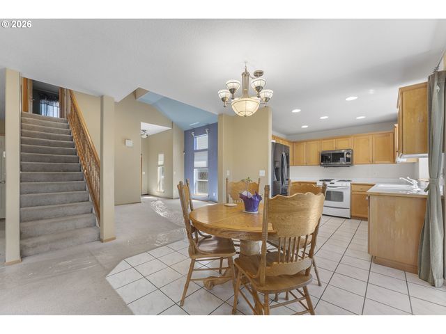 16949 Sw 125TH Pl, Tigard, OR 97224