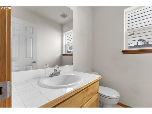16949 Sw 125TH Pl, Tigard, OR 97224