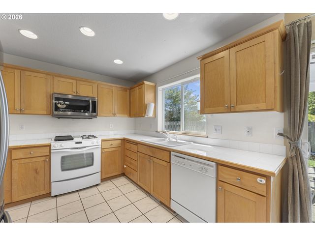 16949 Sw 125TH Pl, Tigard, OR 97224