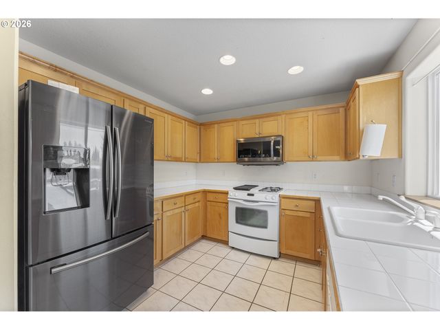 16949 Sw 125TH Pl, Tigard, OR 97224