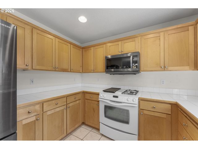 16949 Sw 125TH Pl, Tigard, OR 97224