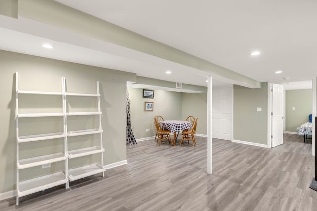 7046 N Franks Avenue, Niles, IL 60714