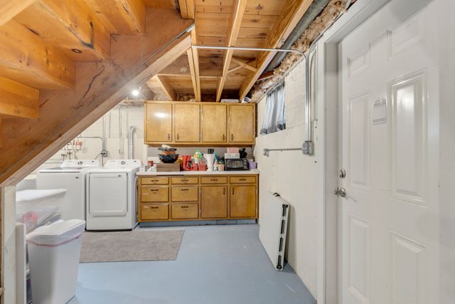 7046 N Franks Avenue, Niles, IL 60714