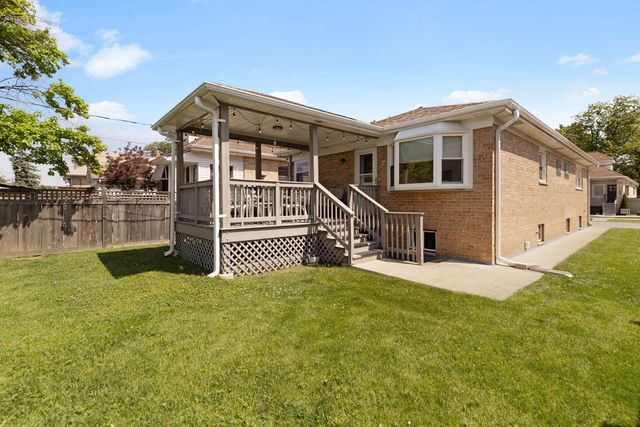 7046 N Franks Avenue, Niles, IL 60714