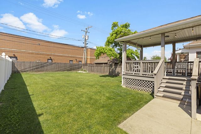 7046 N Franks Avenue, Niles, IL 60714