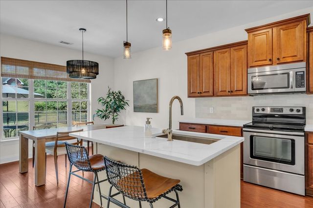 1015 Five Coves Trce, Gallatin, TN 37066