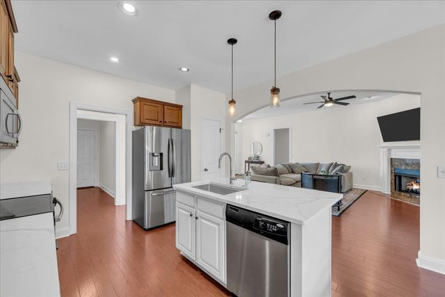 1015 Five Coves Trce, Gallatin, TN 37066