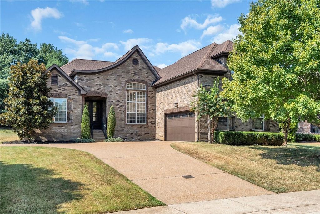 1015 Five Coves Trce, Gallatin, TN 37066
