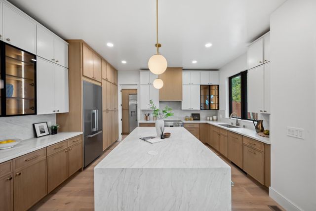 100 Alameda De Las Pulgas, Belmont, CA 94002