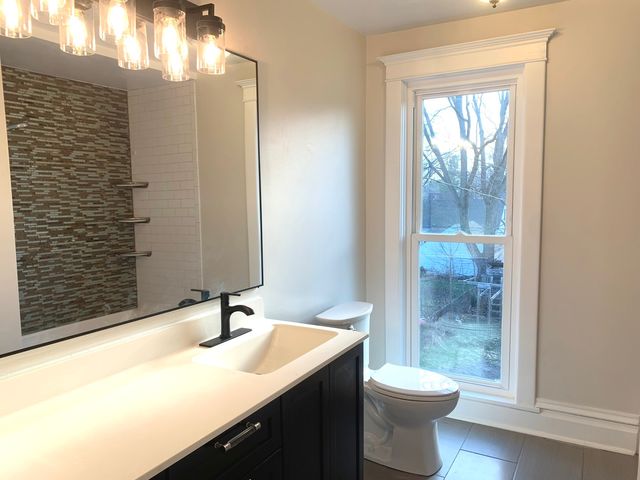 214 S Fordham Avenue, Aurora, IL 60506