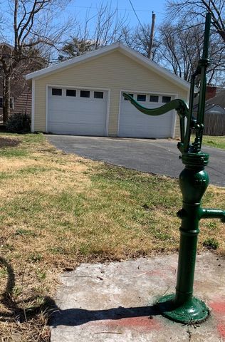 214 S Fordham Avenue, Aurora, IL 60506