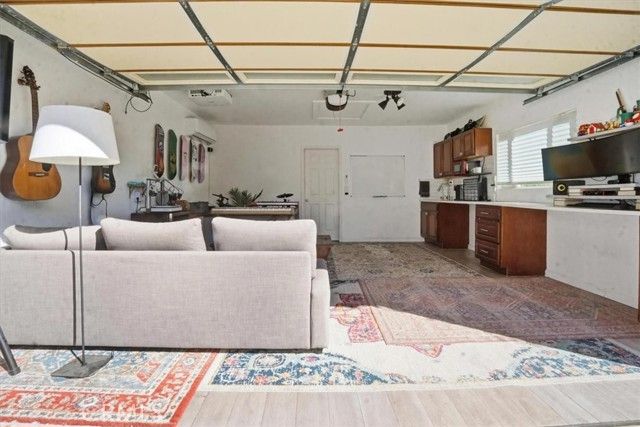 1030 N Cordova, Burbank, CA 91505