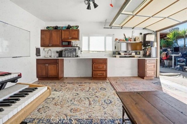 1030 N Cordova, Burbank, CA 91505