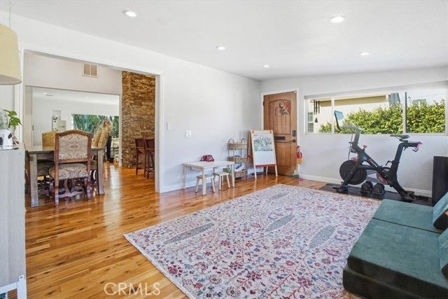 1030 N Cordova, Burbank, CA 91505