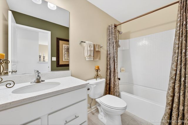 1645 Bayberry Lane, Pingree Grove, IL 60140