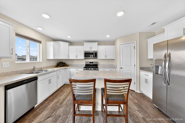 1645 Bayberry Lane, Pingree Grove, IL 60140