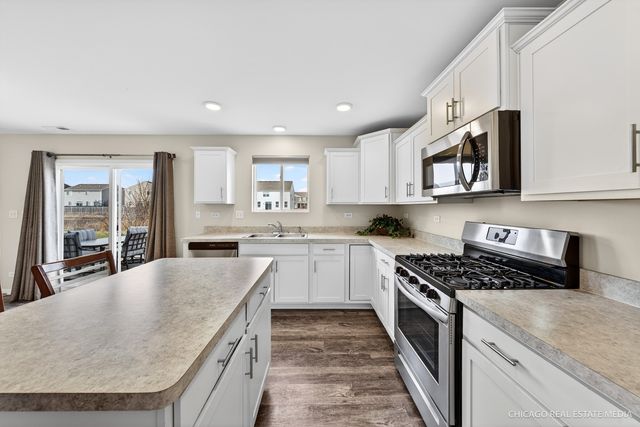 1645 Bayberry Lane, Pingree Grove, IL 60140