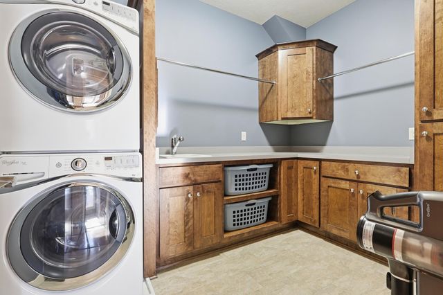 110 Gleahaven Road, Wayzata, MN 55391