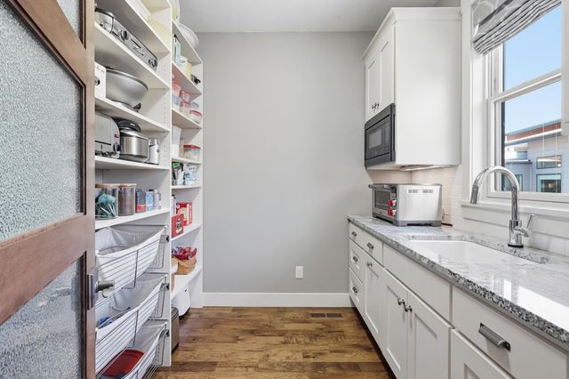 110 Gleahaven Road, Wayzata, MN 55391