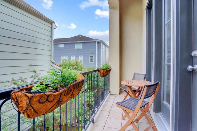 1348 W 25th Street, Houston, TX 77008