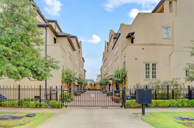 1348 W 25th Street, Houston, TX 77008
