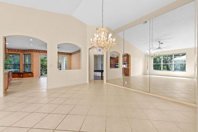 6439 Pebble Creek Way, Boynton Beach, FL 33437