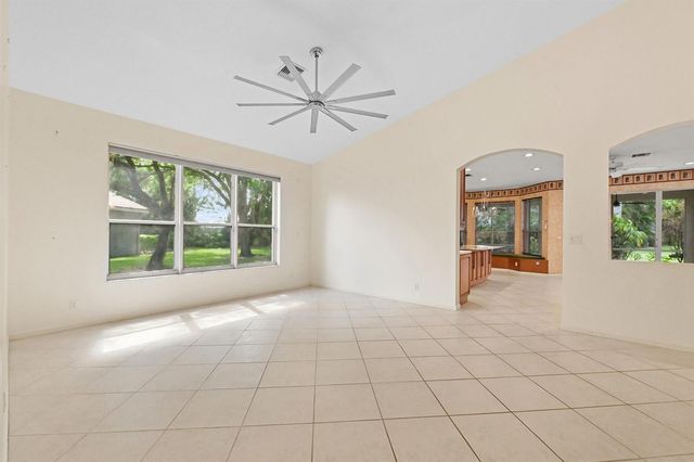 6439 Pebble Creek Way, Boynton Beach, FL 33437