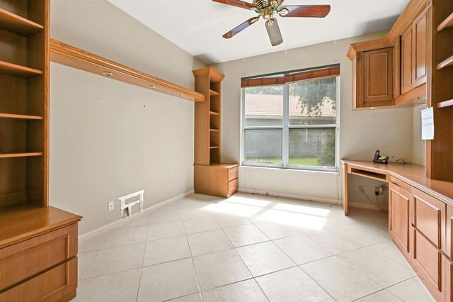 6439 Pebble Creek Way, Boynton Beach, FL 33437