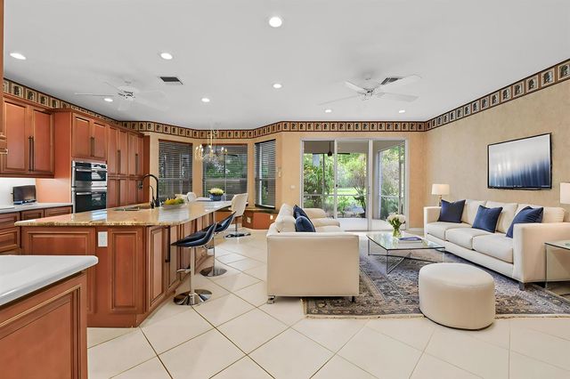 6439 Pebble Creek Way, Boynton Beach, FL 33437