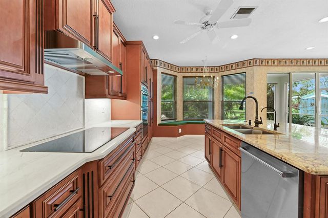 6439 Pebble Creek Way, Boynton Beach, FL 33437
