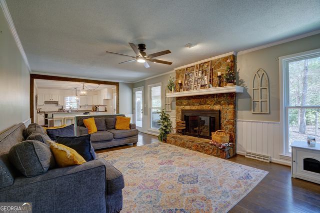 1 River Place Drive SW, Rome, GA 30165