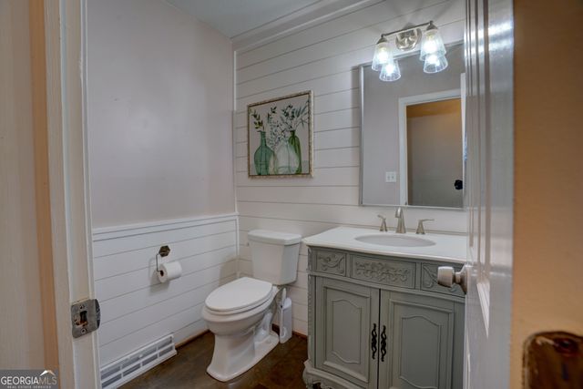 1 River Place Drive SW, Rome, GA 30165