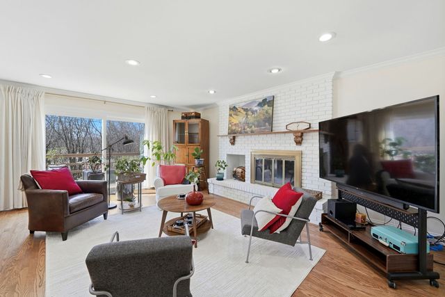 5 Middlebury Lane, Lincolnshire, IL 60069