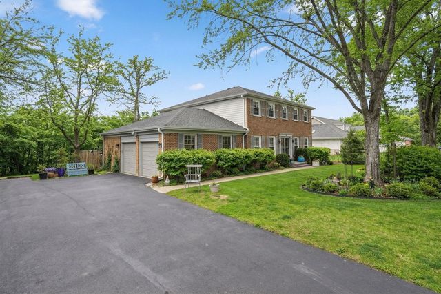 5 Middlebury Lane, Lincolnshire, IL 60069