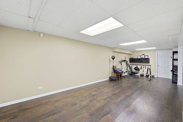 5 Middlebury Lane, Lincolnshire, IL 60069