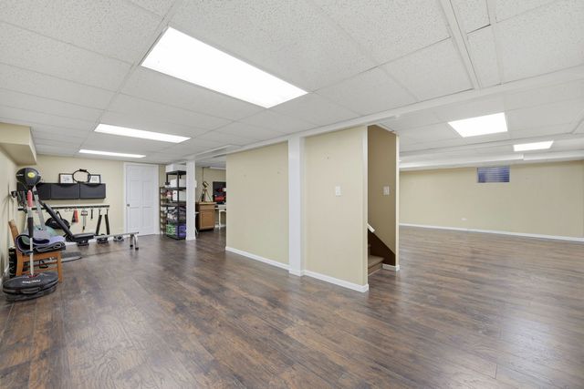 5 Middlebury Lane, Lincolnshire, IL 60069