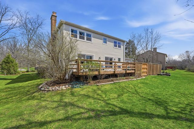 5 Middlebury Lane, Lincolnshire, IL 60069