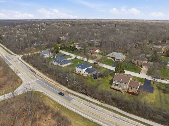 5 Middlebury Lane, Lincolnshire, IL 60069