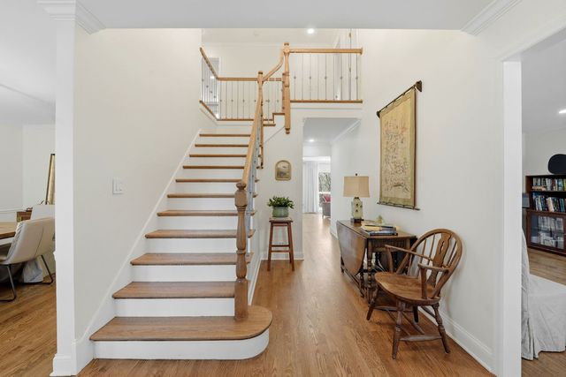 5 Middlebury Lane, Lincolnshire, IL 60069