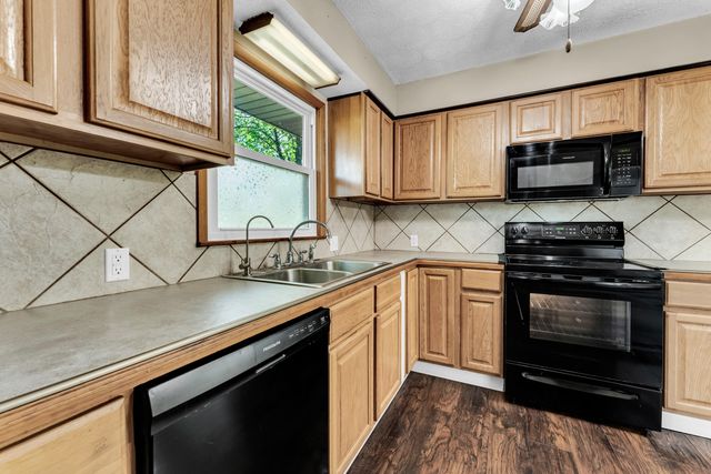 4855 S Tujunga Drive, Springfield, MO 65810