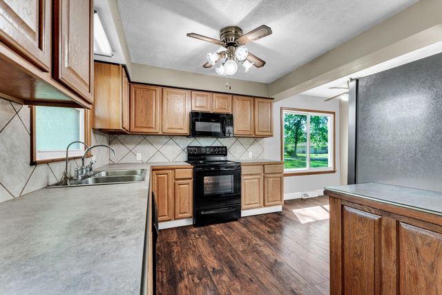 4855 S Tujunga Drive, Springfield, MO 65810