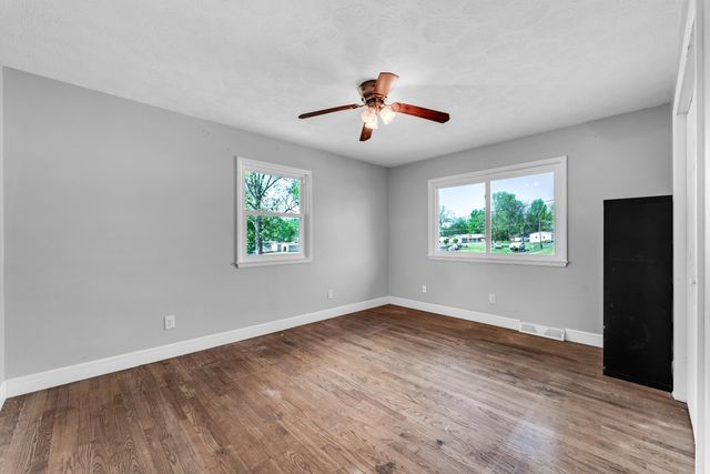 4855 S Tujunga Drive, Springfield, MO 65810