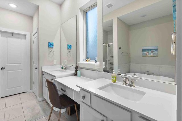 7717 Pace Ravine DR, Lago Vista, TX 78645