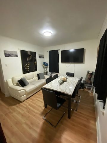 158 W Glen Lane, Riverdale, IL 60827