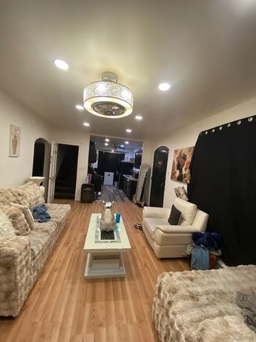 158 W Glen Lane, Riverdale, IL 60827