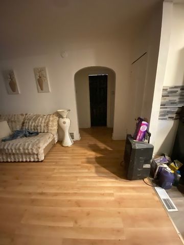 158 W Glen Lane, Riverdale, IL 60827