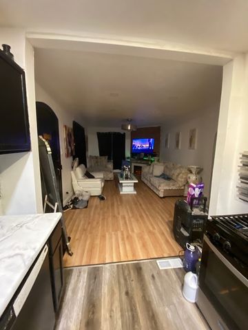 158 W Glen Lane, Riverdale, IL 60827